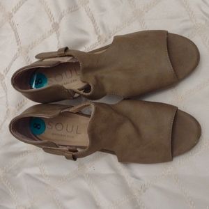 Soul Naturalizer heel shoes